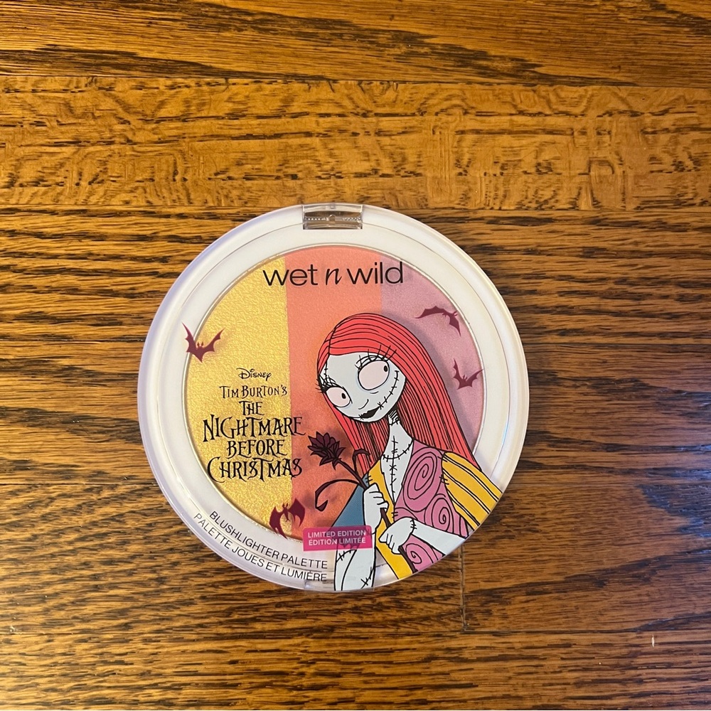 wet n wild Disney The Nightmare Before Christmas Blushlighter Palette